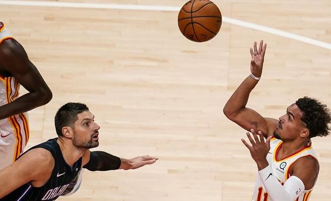 英超综合：曼城逆转 曼联完胜